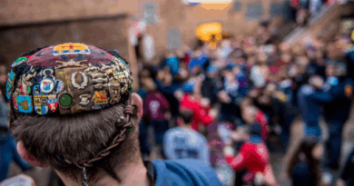 Louvain-la-neuve petite ville étudiante qui fait vivre le folklore et de la guindaille