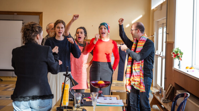 Une orange, deux mondes : dans les coulisses d’un système alimentaire qui ne tient plus